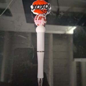 White and Red XOXO Pen
